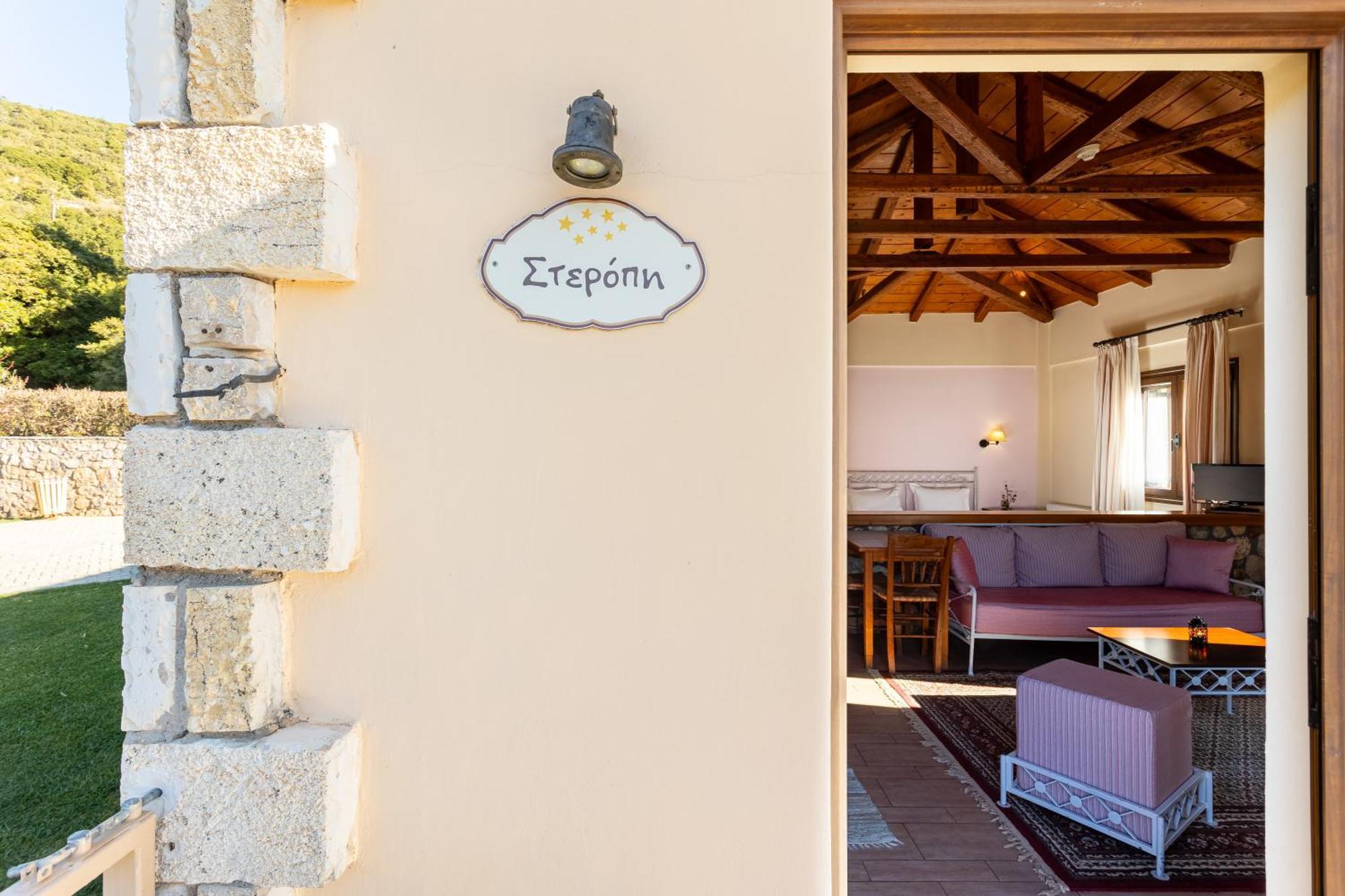 Pleiades Studios All Season Gems - Korinthos Stone Retreats Kalianoi ภายนอก รูปภาพ